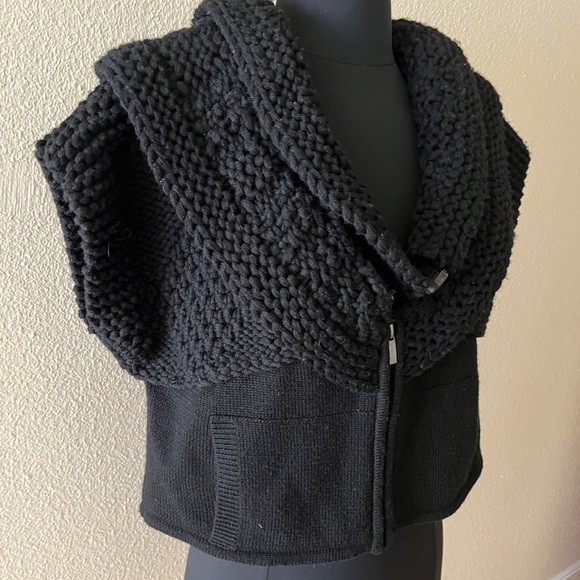 Authentic Givenchy Paris Knit Zip-up Shawl - Picture 6 of 9